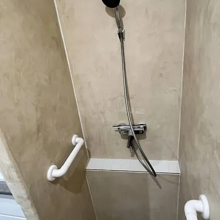 The Entire Flat On One Level Bourbonne-les-Bains